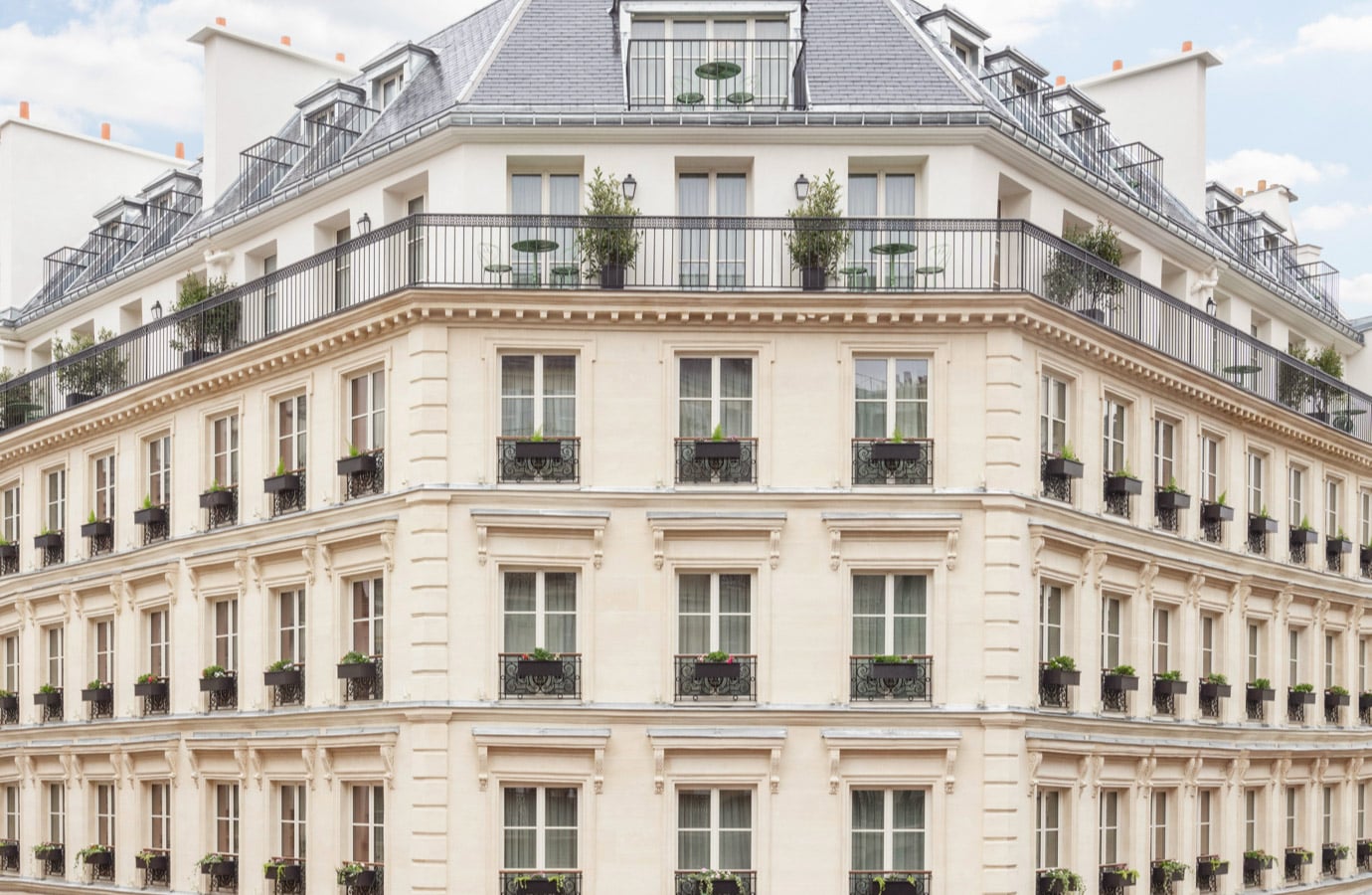 Façade hôtel Le Grand Mazarin Paris